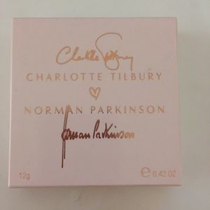 Charlotte Tilbury Norman Parkinson highlighter